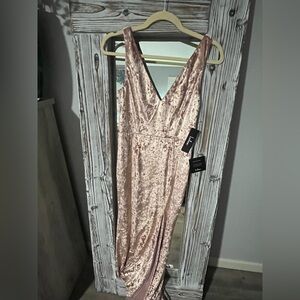 NWT Lulu's Shimmery Rose Gold Velvet Dress
